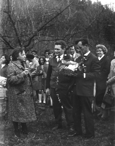 Foto Martha Glück bei der Ehrung